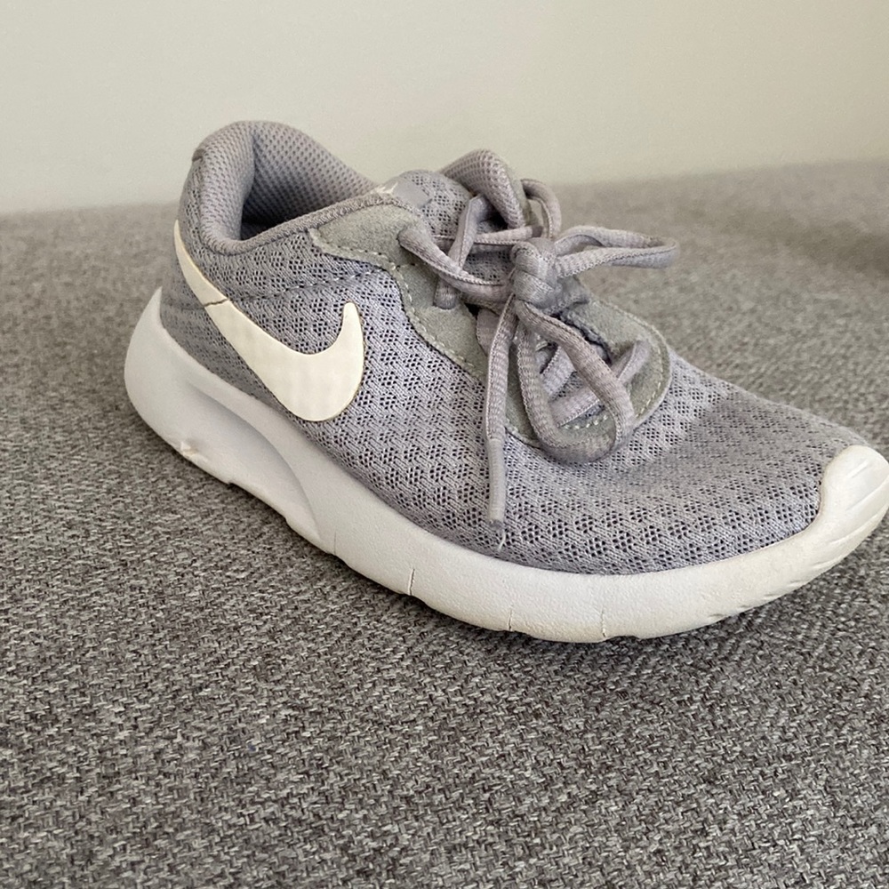 Unisex Nike Tanjun shoes